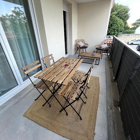 Joli Appt 45 M2 Avec Terrasse Διαμέρισμα Lunel  Εξωτερικό φωτογραφία