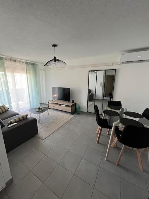 Joli Appt 45 M2 Avec Terrasse Διαμέρισμα Lunel  Εξωτερικό φωτογραφία