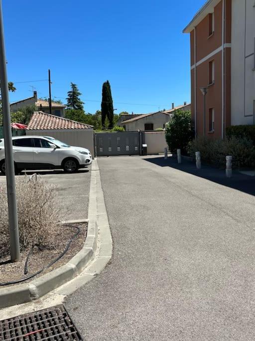 Joli Appt 45 M2 Avec Terrasse Διαμέρισμα Lunel  Εξωτερικό φωτογραφία